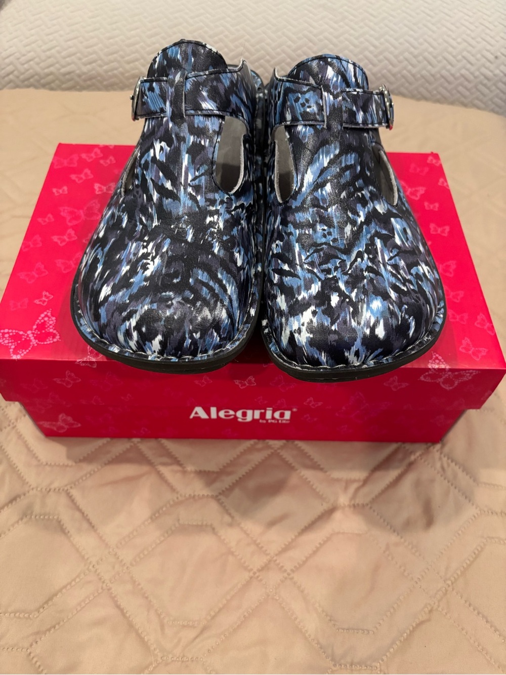 Alegria Women’s Classic clogs in Feral pattern- Size 40 (9.5-10) NIB